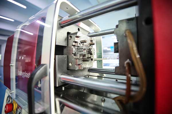 Why Micro Molding Is Ideal for Small Medical Products