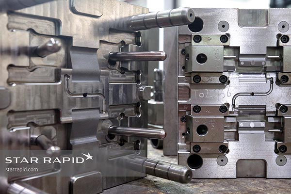 Mold tools for hinge lid clasps