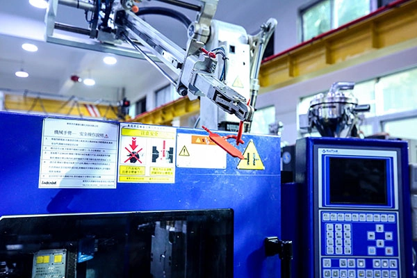 PIM robotic arm Auto robotic arm used during PIM