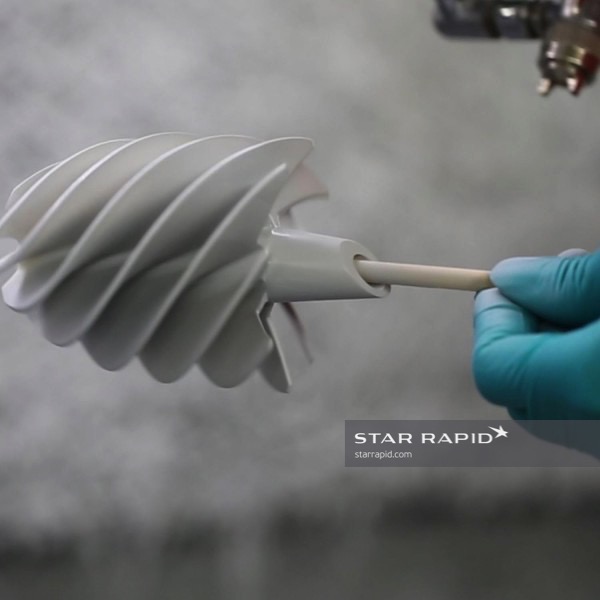 painting-on-loo-blade-sls-part-1